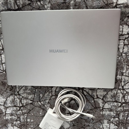 Huawei MateBook D14 14" IPS Ryzen 5 8GB RAM 512GB SSD Windows 11 like new