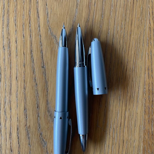 Pen and mechanical pencil set with pouch new