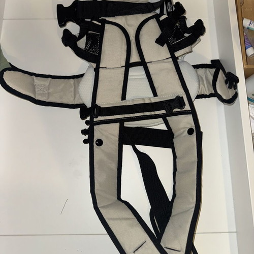Chicco baby carrier used, missing sunshade