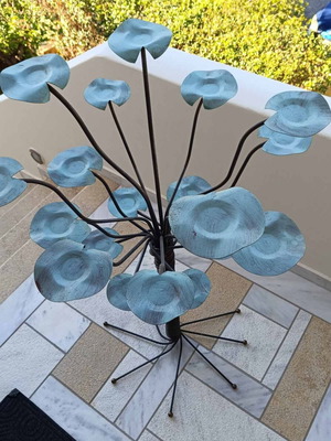 Modern floor decorative made of solid iron, new