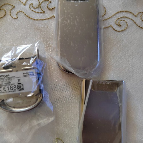 Nokia 8800 Battery Cover 2 New and 1 Used Keypad Cover