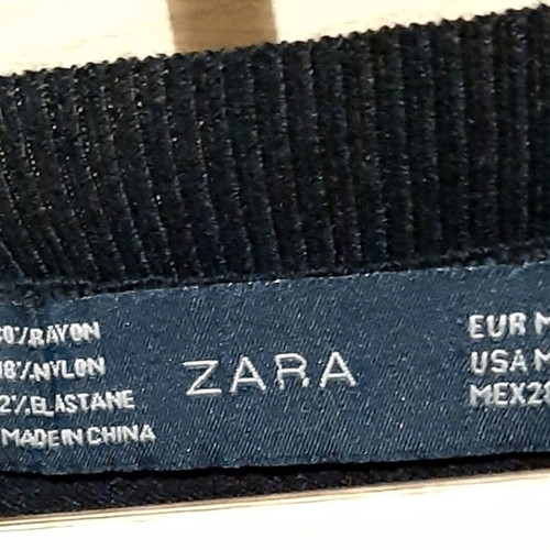 Zara black V-neck pullover sweater used, rayon 80%, medium size