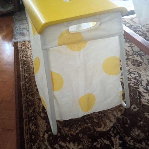 Laundry basket new with plastic and metal frame