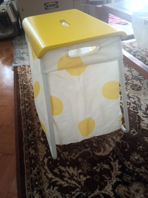 Laundry basket new with plastic and metal frame