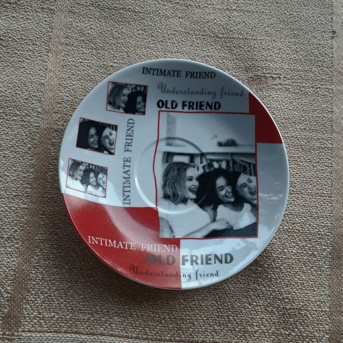 Porcelain decorative plate with friendship theme used