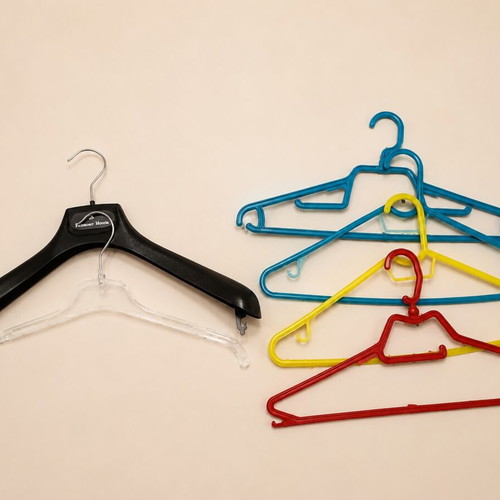 Clothes Hangers like new, set of 14 with 6 gift hangers