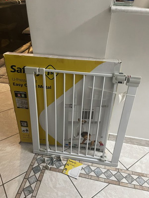 Safety First Easy Close Security Gate new from store closure