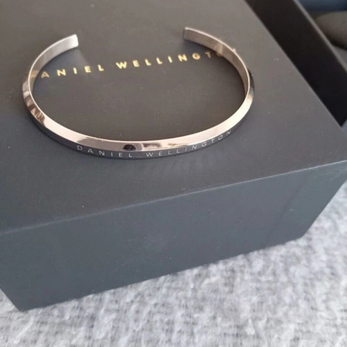 Daniel Wellington stainless steel bracelet new, silver