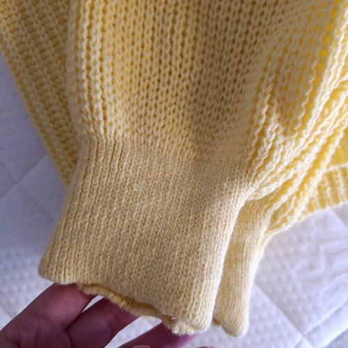 Knitted yellow sweater new, one size