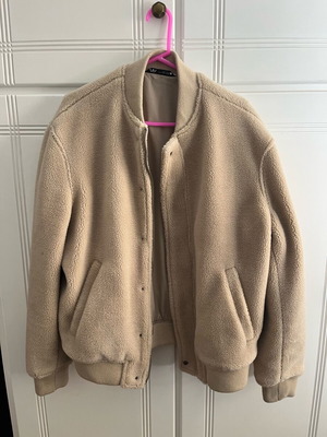 Bomber jacket Zara like new, beige teddy fleece, size XL