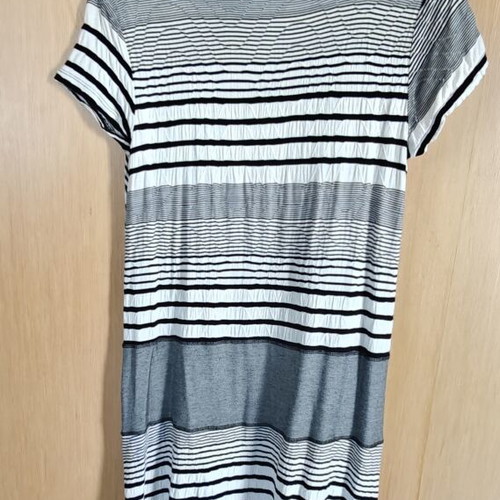 Attrattivo dress medium black and white like new