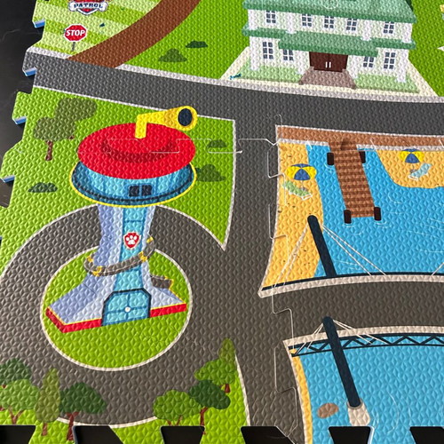 Paw Patrol puzzle mat like new, soft material with figure
