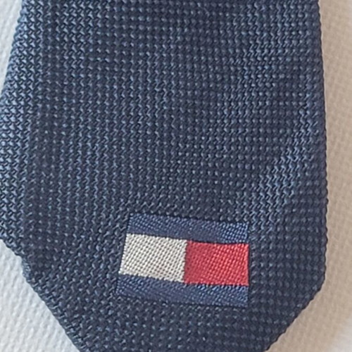 Tommy Hilfiger Tailored Red Textured Silk Tie like new, 155 cm