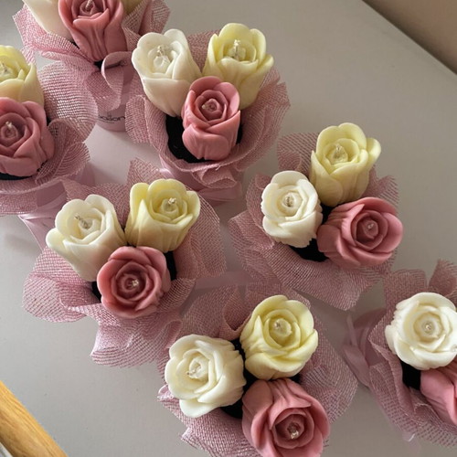 Aromatic Handmade Soy Wax Bouquet with Salty Caramel Scent