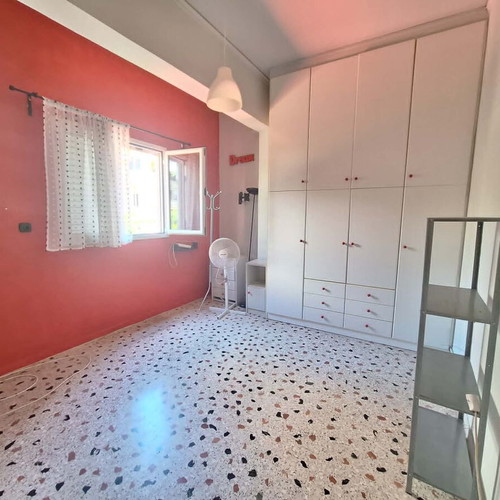 Διαμέρισμα στη Νίκαια 110 τ.μ., 3 υπνοδωμάτια, μπαλκόνι, ανελκυστήρας