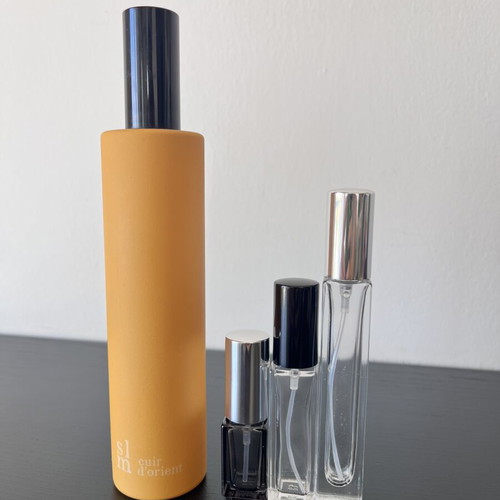 Cuir d'Orient Sous le Manteau decant perfume