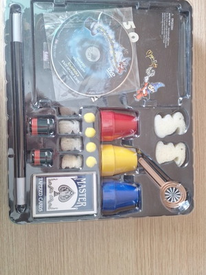 Magic suitcase with 50 magic tricks like new
