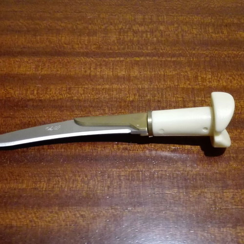 Traditional knife like new from DeAgostini collection