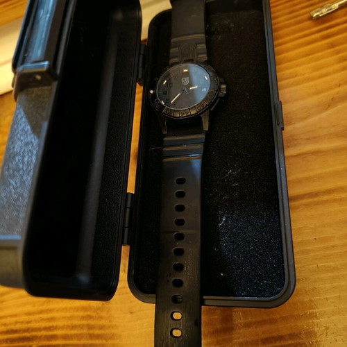 Luminox мъжки черен часовник като нов без батерия с кутия