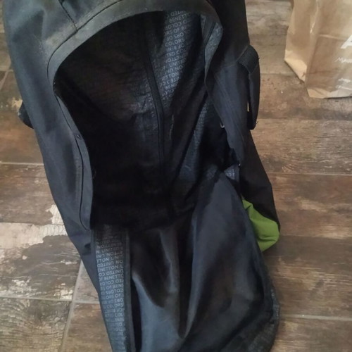 Benetton travel bag like new with multiple pockets and carrying options