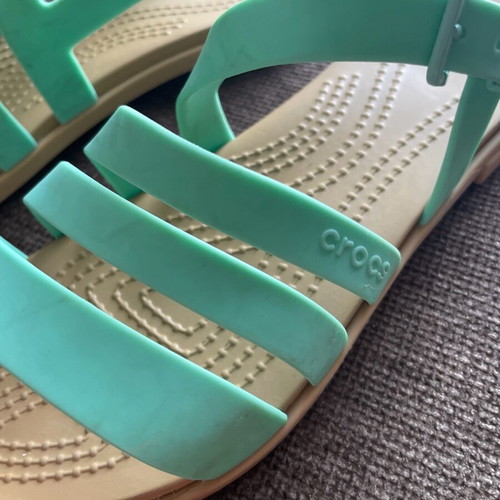 Crocs Tulum W5 green sandals like new