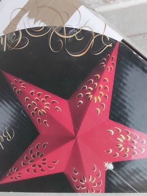 3D χριστουγεννιάτικο φωτιζόμενο χάρτινο αστέρι σε κόκκινο