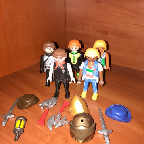 Playmobil figures and accessories used