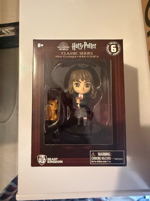 Harry Potter Hermione figure new, classic series Beast Kingdom