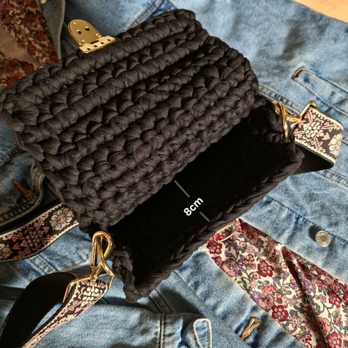Knitted crossbody bag new, black with gold clasp