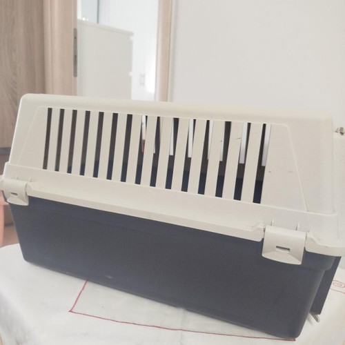 Dog cage like new, spacious 22cm length, 13cm height