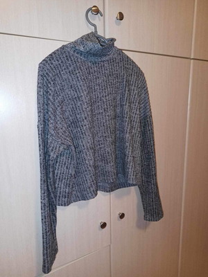 Pink Woman gray velour sweater used with low turtleneck
