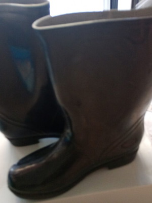 Rain boots size 38 like new, black