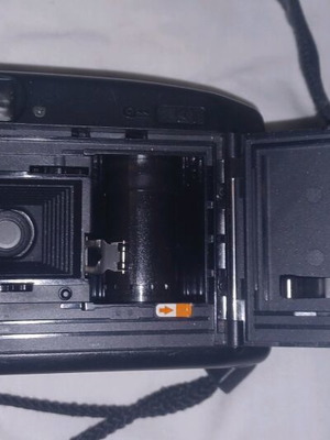 Minolta F10BF camera like new with red eye reduction and big viewfinder