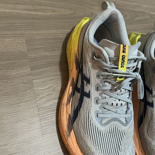 Asics Superblast Paris 2 running shoes size 42.5