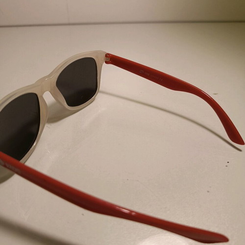 Life kids sunglasses like new, white
