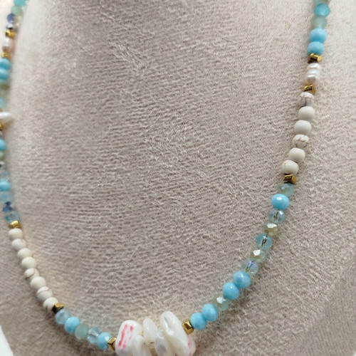 Handmade necklace with crystal, howlite, coral, shell, pearl, stainless steel new