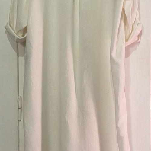 Zara white kimono like new, long with wooden buttons