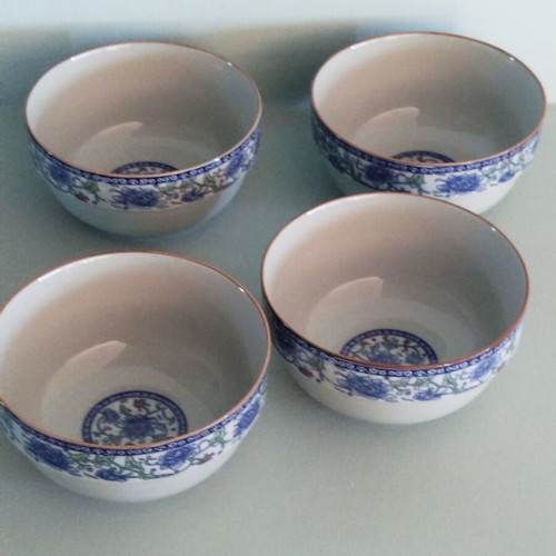 Set of 7 Chinese bowls with blue peony decoration