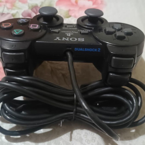 PlayStation 2 controller black like new