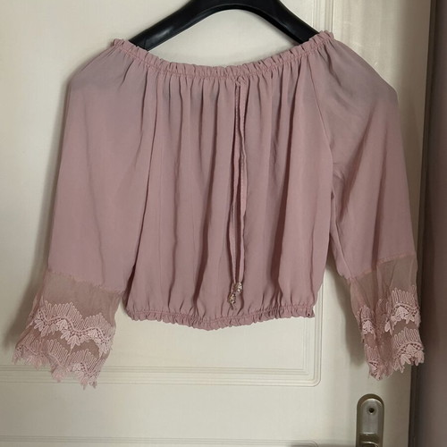 Rose blouse with lace sleeves, size S-M