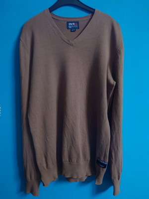Devergo men's sweater with V-neck size L light brown like new