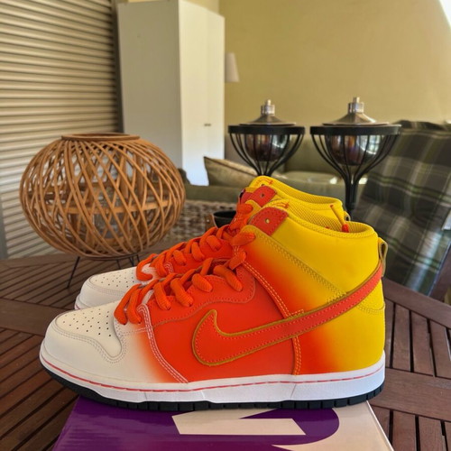 Nike Dunk High SB Sweet Tooth new, size 43, multicolor orange