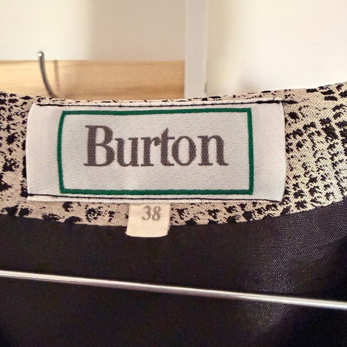Burton sleeveless vest like new, black and beige, size M