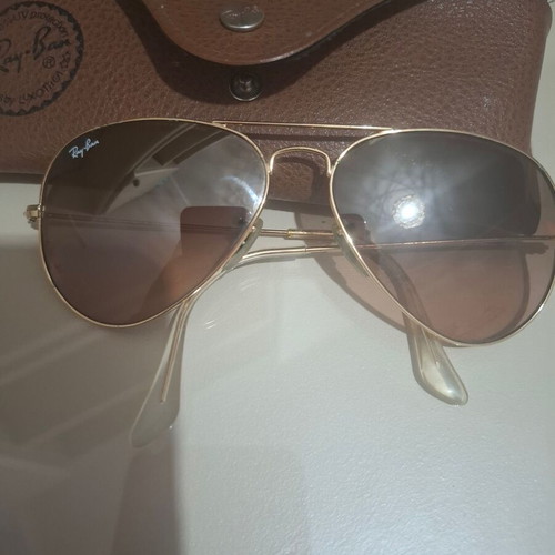 Ray Ban Aviator sunglasses like new, gold color
