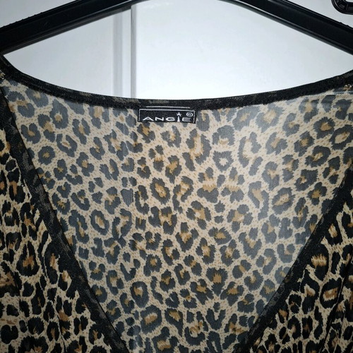 Blouse like new with leopard print, size M