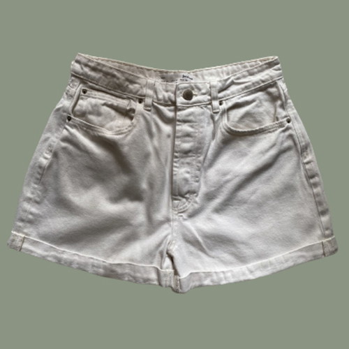 Mom shorts Stradivarius size 40 in excellent condition