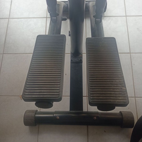 Stepper Schwinn semi-professional like new with wheels, dimensions 150x90cm
