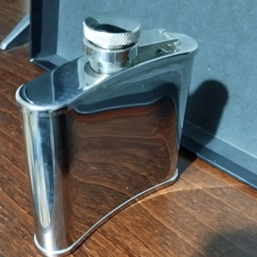 Harley-Davidson stainless steel flask 4oz like new