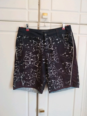 Reserved swimwear size M like new, black and white