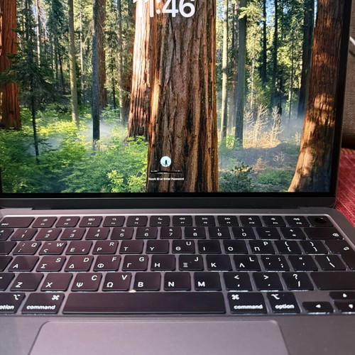 MacBook Air M3 13-inch 2024, 8GB RAM, like new